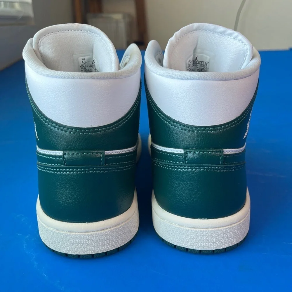 Jordan 1  Women’s Oxidized green Brand new